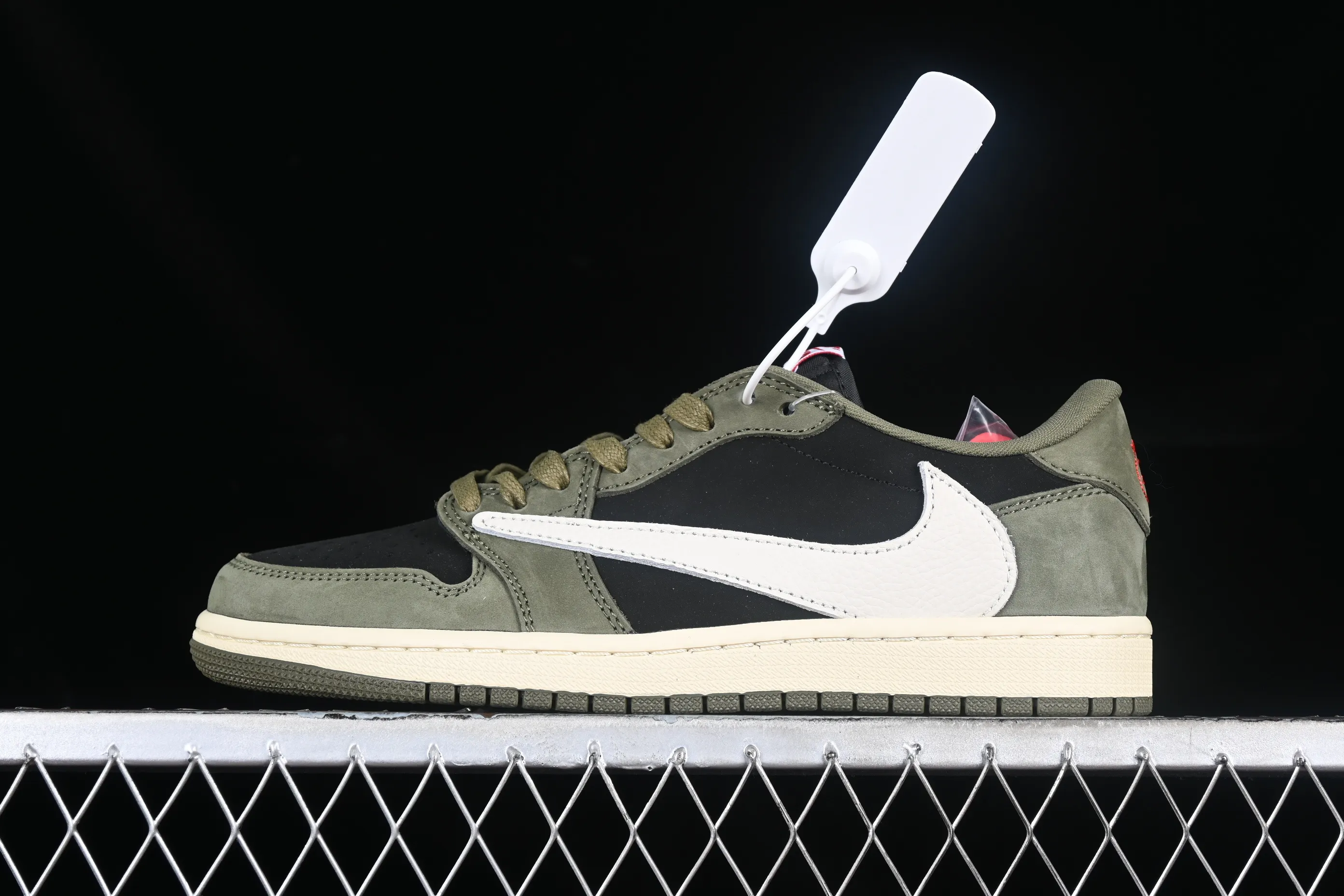 All categories Air Jordan Jordan series basketball shoes Air Jordan 1 Low P version Travis Scott x Air Jordan 1 Low OG AJ1 Joe 1 undercut low DM7866-002